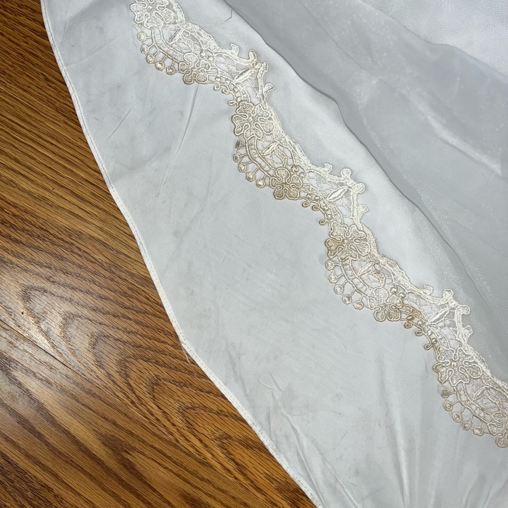 Pretty Vintage 90s Organza Wedding Gown! - Picture 6 of 7